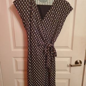 Ann Taylor Navy Patterned wrap dress, short sleeve - Size 4